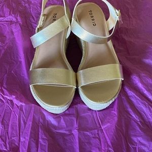 Torrid Gold sandal size 7